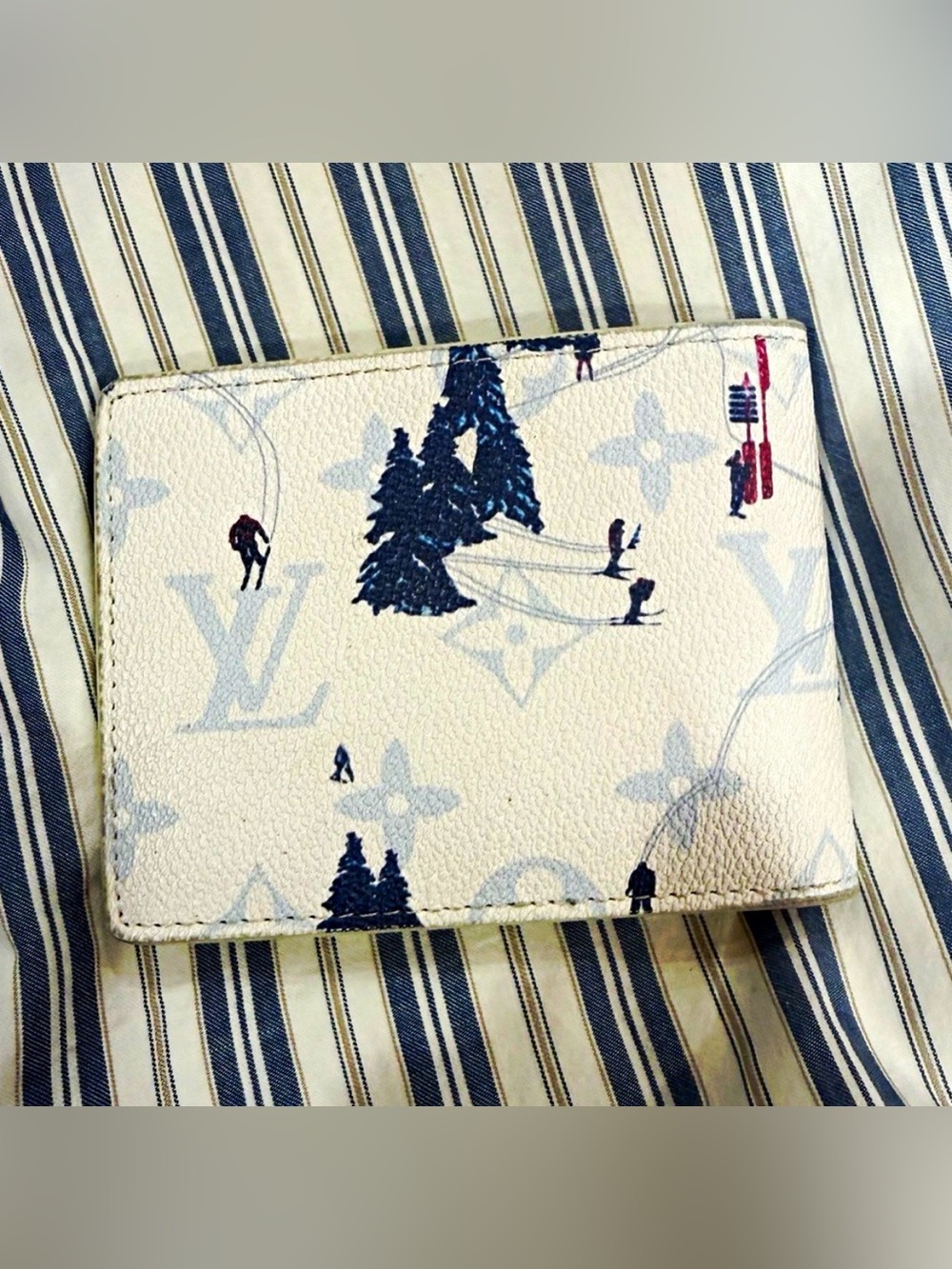 Louis Vuitton White and Navy Ski-Print Card Holder